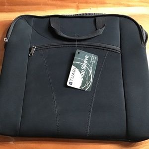 NWT Laptop Sleeve with Handle